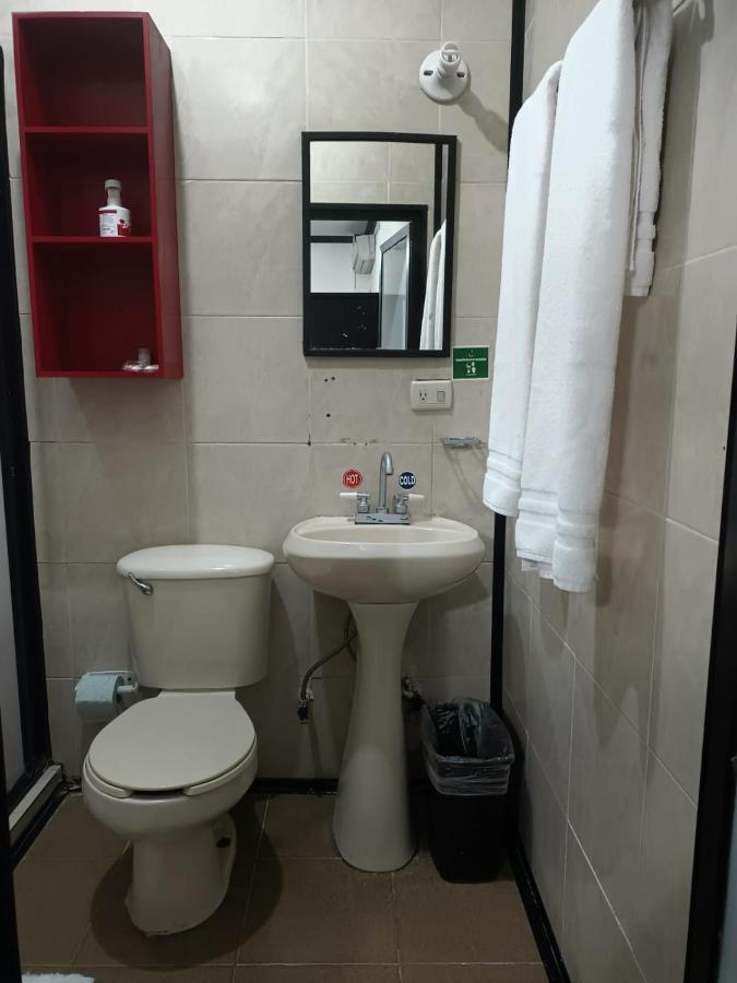 Hotel Garcias Suites, ลินาเรส ภายนอก รูปภาพ