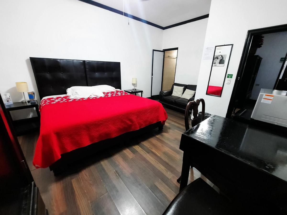 Hotel Garcias Suites, ลินาเรส ภายนอก รูปภาพ