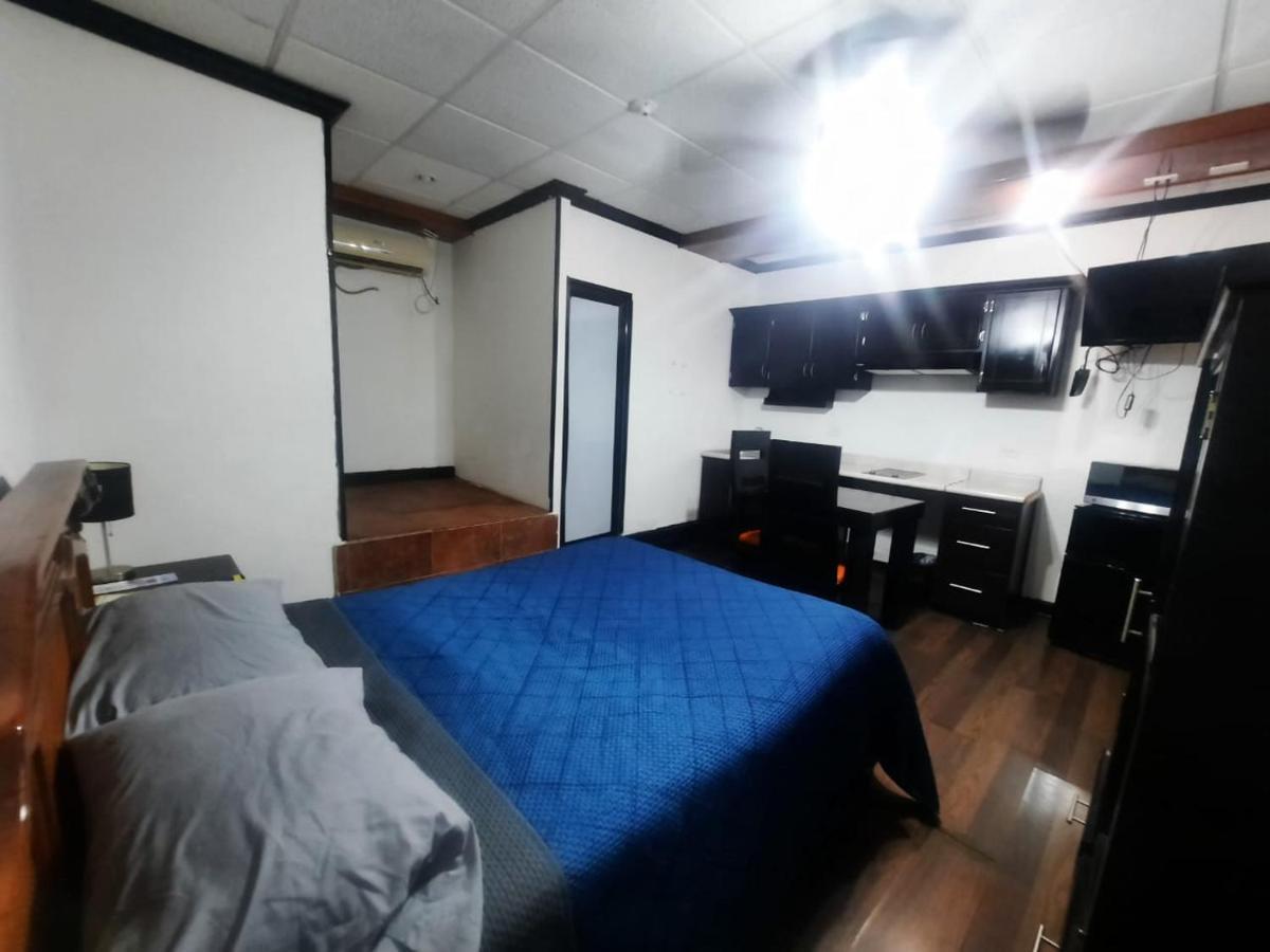 Hotel Garcias Suites, ลินาเรส ภายนอก รูปภาพ