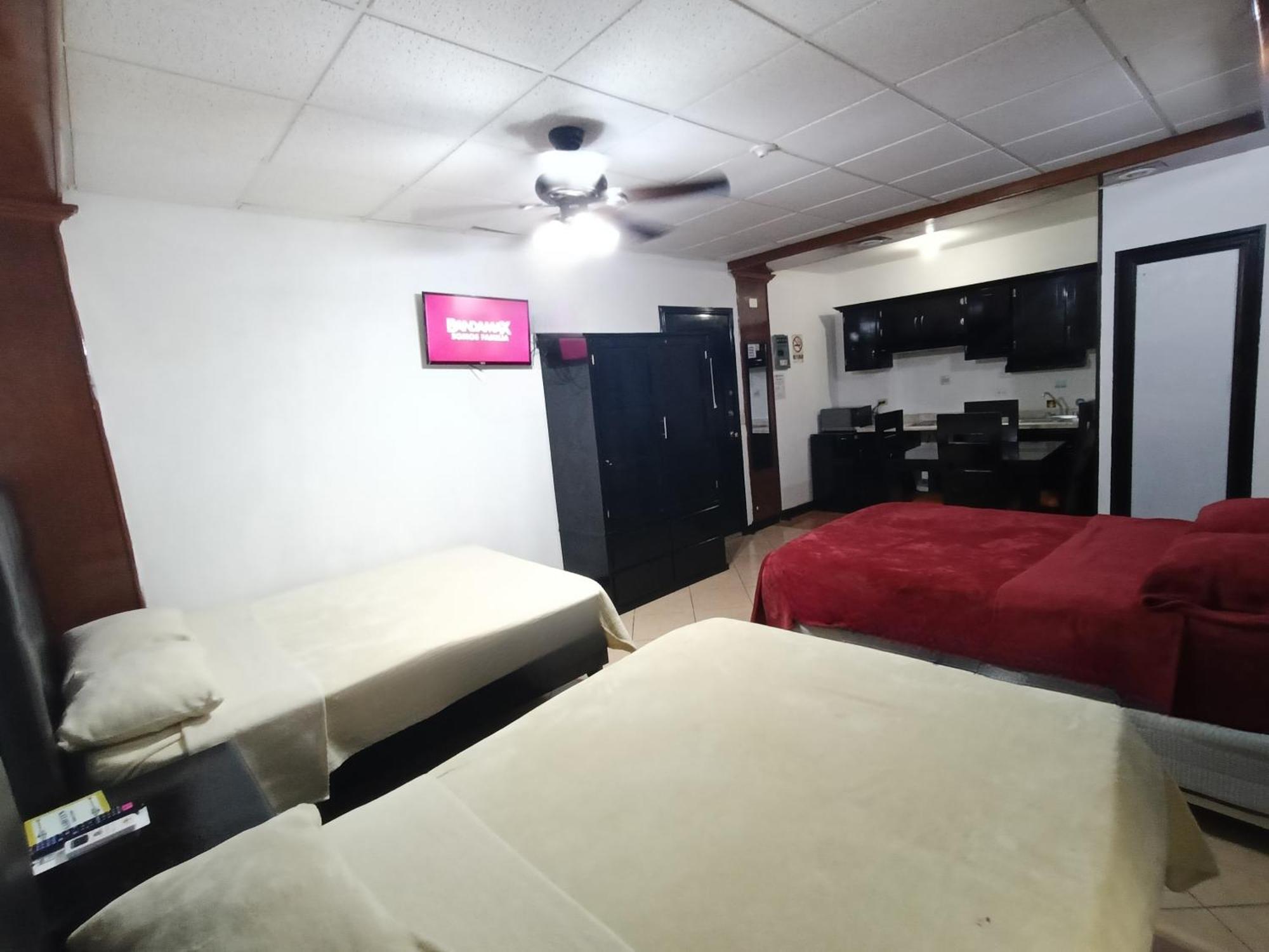 Hotel Garcias Suites, ลินาเรส ภายนอก รูปภาพ